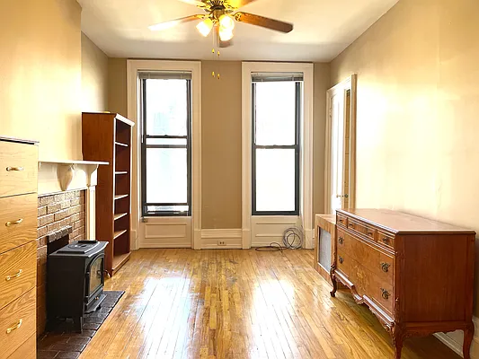 Rented by Remax Real Estate Professionals | media 9