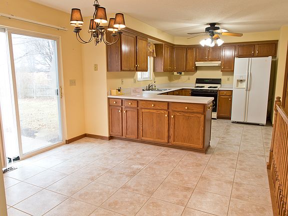 4th image of 2605 Sandstone Dr