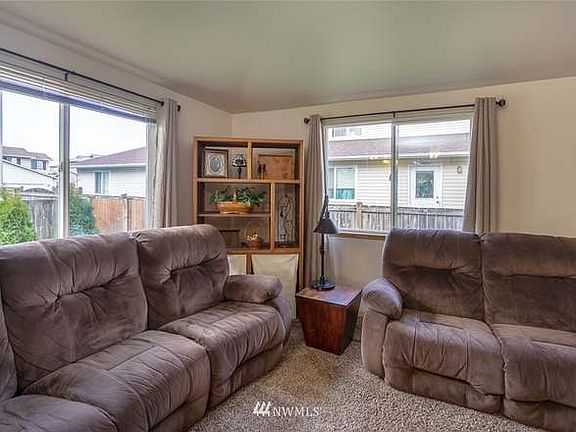 2nd image of 4011 166th St NE #A