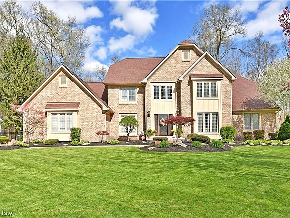 2nd image of 2120 Brittainy Oaks Trl NE