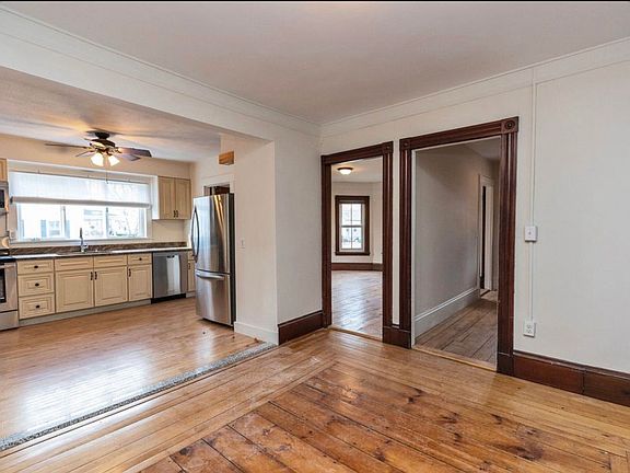 5th image of 9 Willow St Unit 9