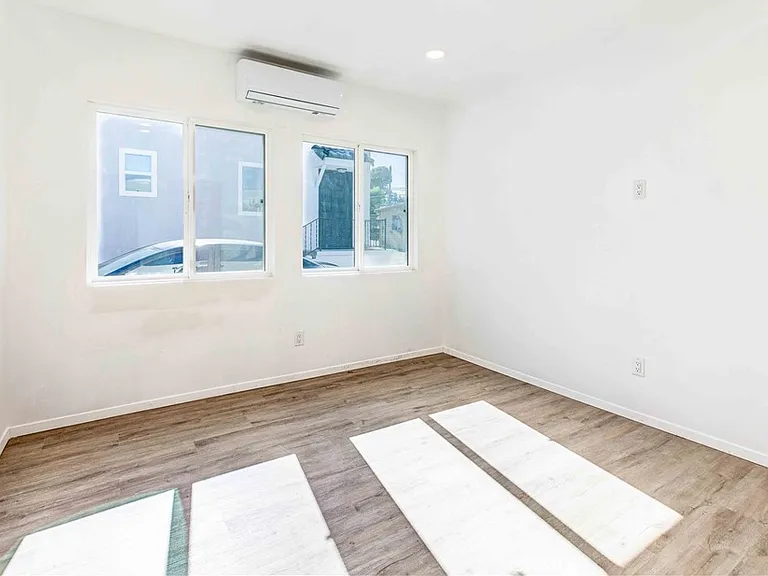 10108 Fernglen Ave — Photo 13