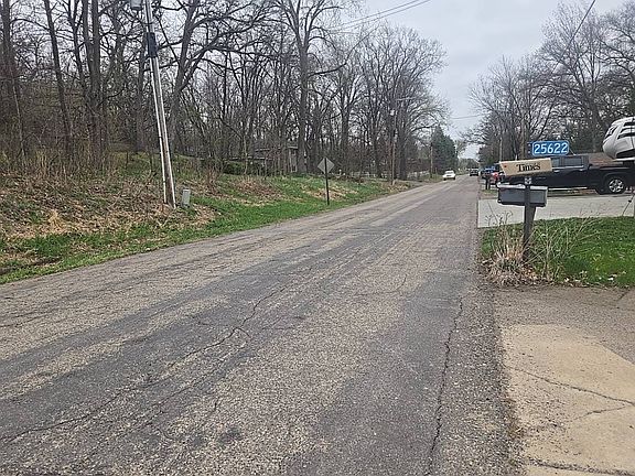 5th image of 25622 Lake Rd