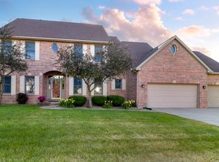 29 Pebblebrook Ct, Bloomington, IL