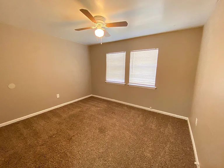 1345 SW 27th St — Photo 26