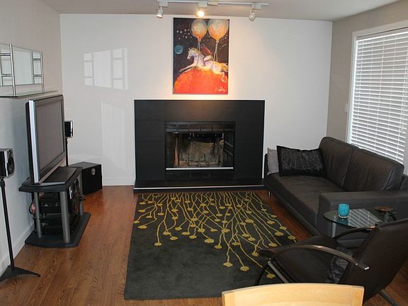 4th image of 23335 NE 25th Way