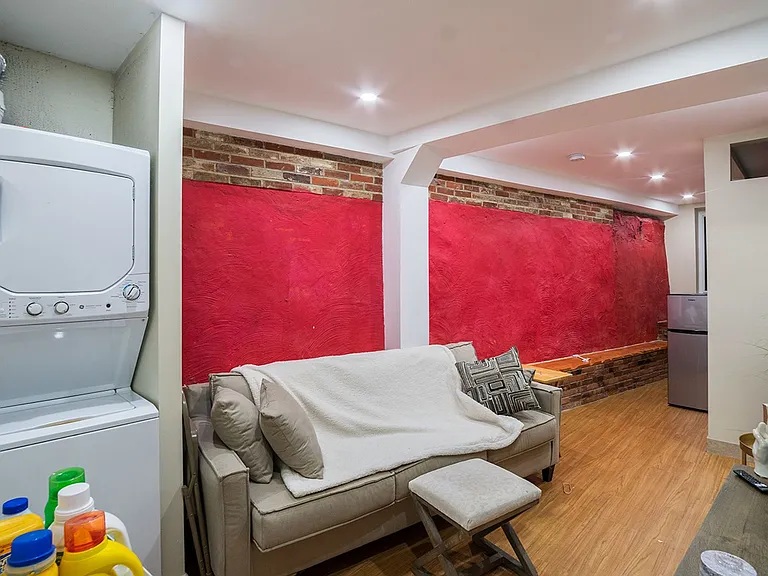1122 E Passyunk Ave — Photo 2