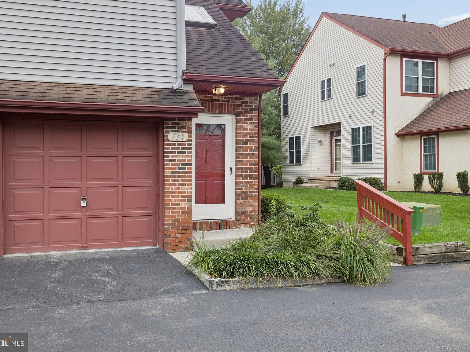 2 bed, 2.0 bath, 1552 sqft, $3,650 — Photo 2