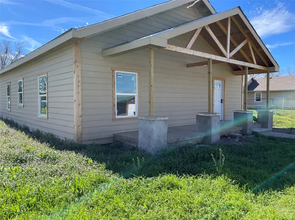 115 E 1st St, Cisco, TX 76424