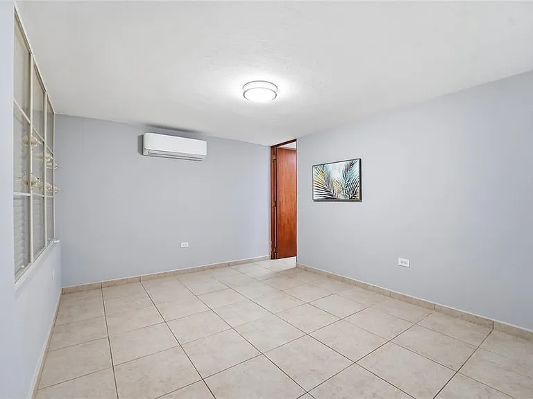 469 Sabanera — Photo 11