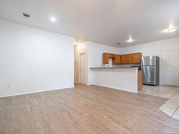 3rd image of 127 CARRANZA ST