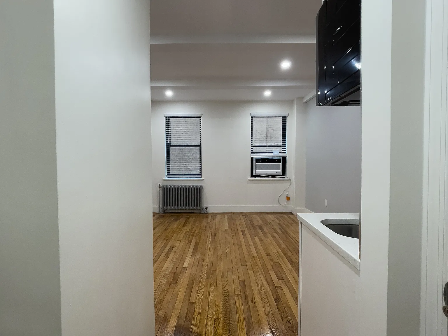 11 Waverly Place — Photo 4
