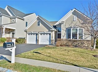 5 Inverness Dr #5, Kendall Park, NJ 08824