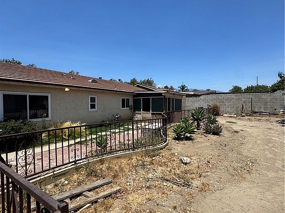 3rd image of 9765 Sycamore Ave