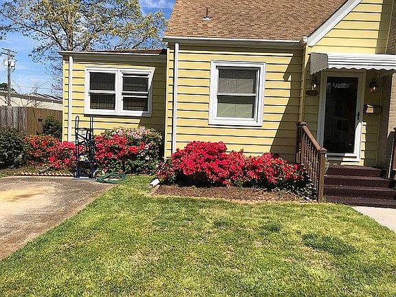 2nd image of 1116 Evelyn St