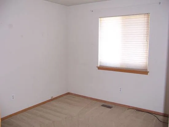 3 Bedroom, 2 Bathroom Patio-Ranch Style Home — Photo 4
