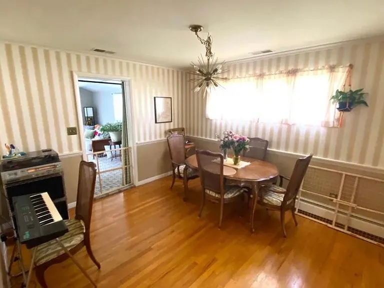 17 Lennox Dr — Photo 7