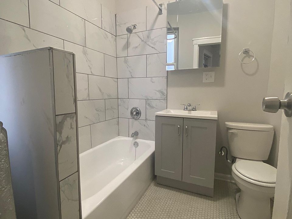 1st image of 1444 E 67th Pl #1E