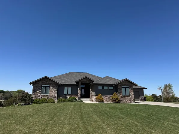 5710 53rd Ave, Kearney, NE 68845