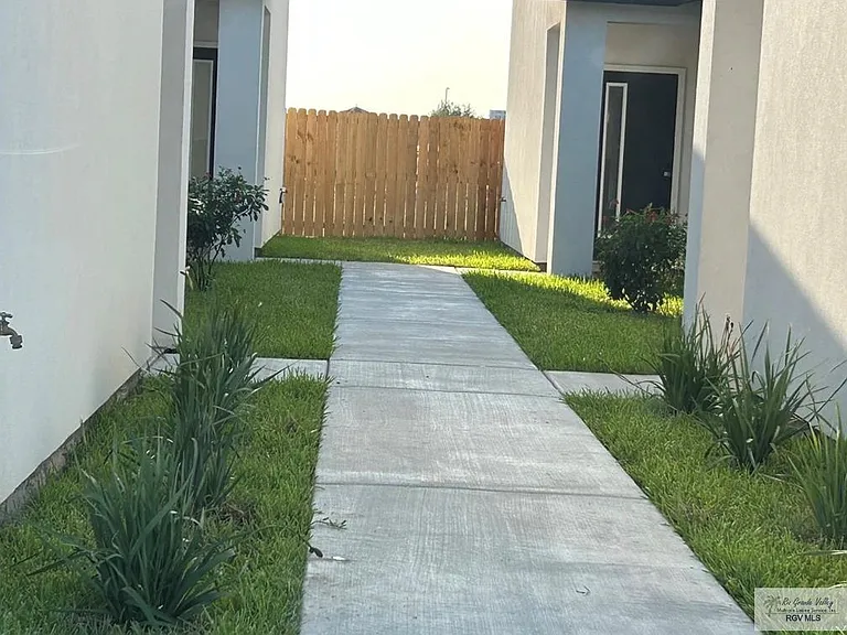 3525 Hidalgo St #3 — Photo 6