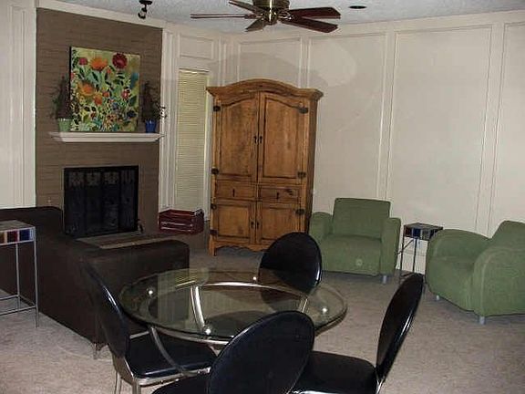 3rd image of 825 Leslie Ln