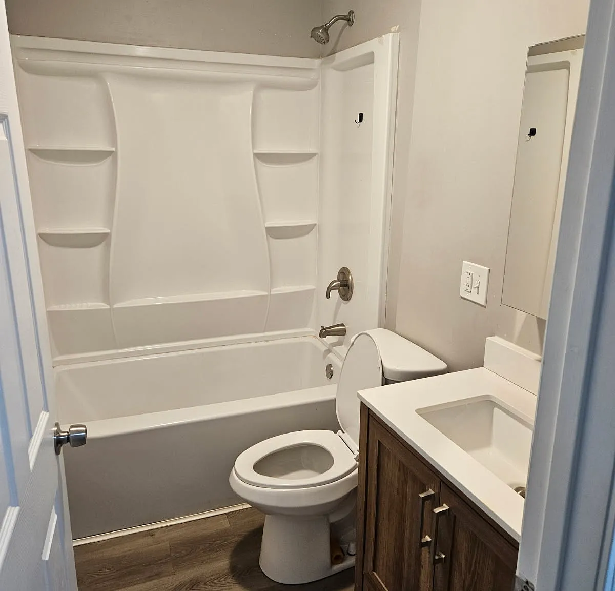 2 bed, $1,600 — Photo 2