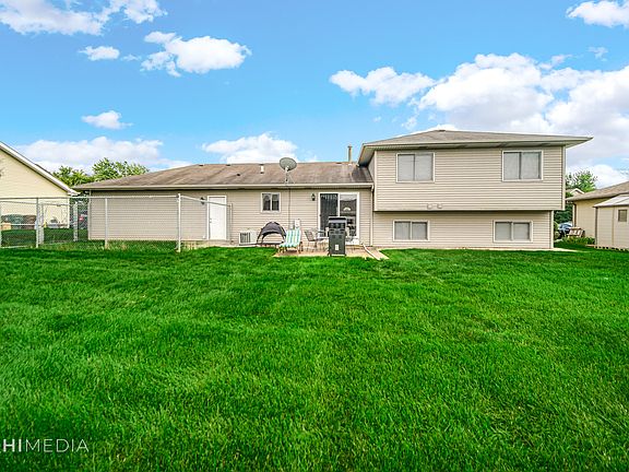 3rd image of 8322 Brickstone Dr