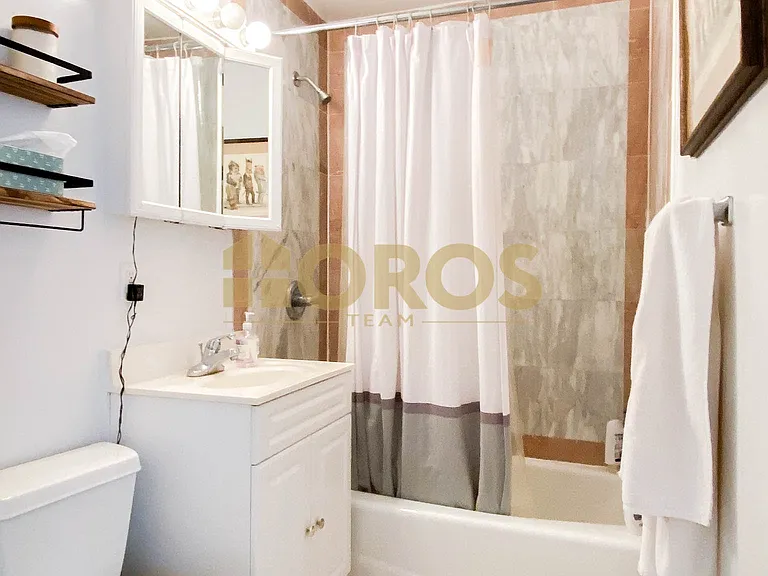 539 E 6th St #3C — Photo 4