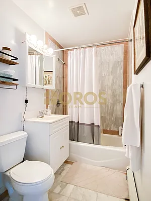 Bathroom, photo 1
