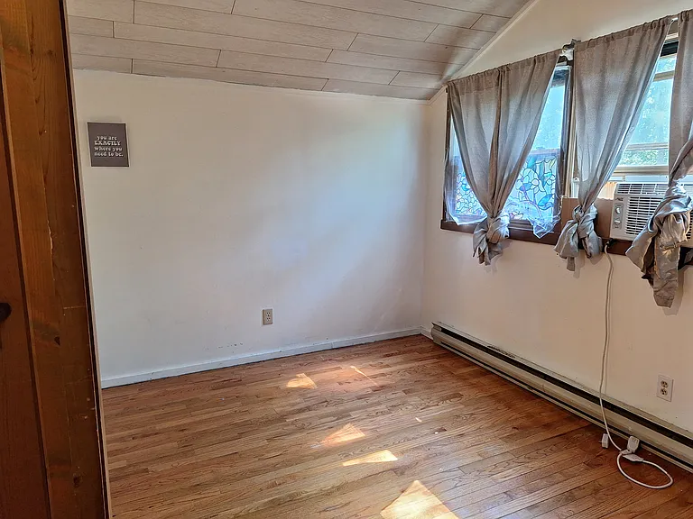 2404 Artist Ave — Photo 11