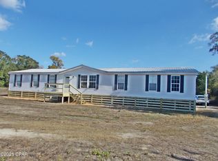 6905 Bateau Pond Rd, Grand Ridge, FL 32442