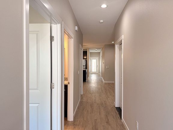 4th image of 5534-5564 Skyline Rd S #5546