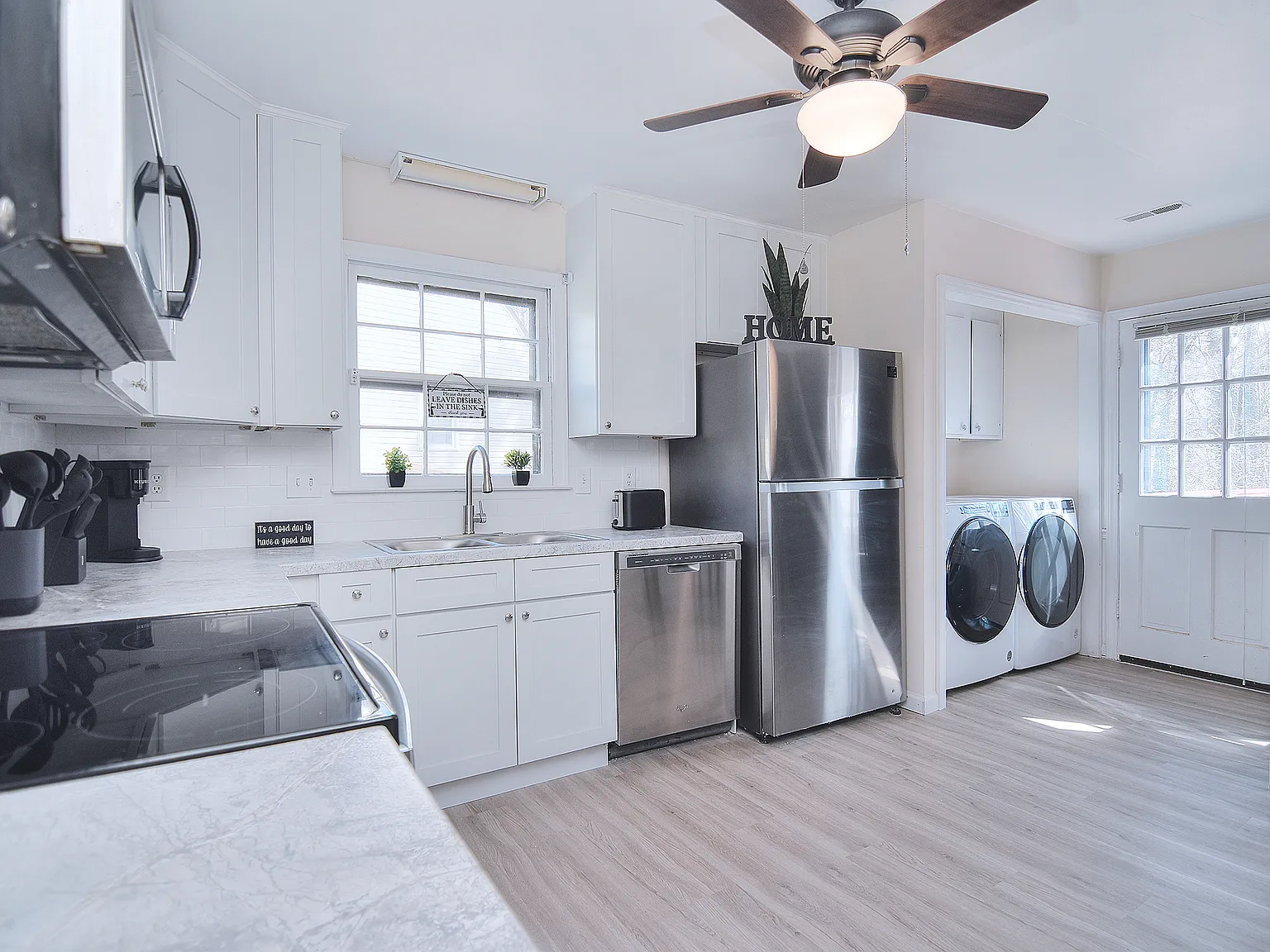 Chestnut Lake Dr, Charlotte — Photo 1