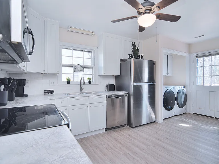 Chestnut Lake Dr — Photo 1