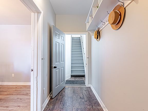 3rd image of 425 English St