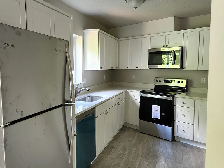 350 Adam St NW — Photo 4