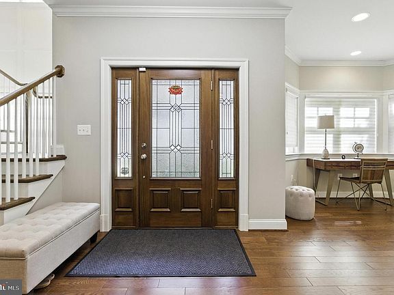 3rd image of 6838 Saint Albans Rd