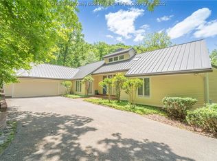8 Quail Cove Rd, Charleston, WV 25314