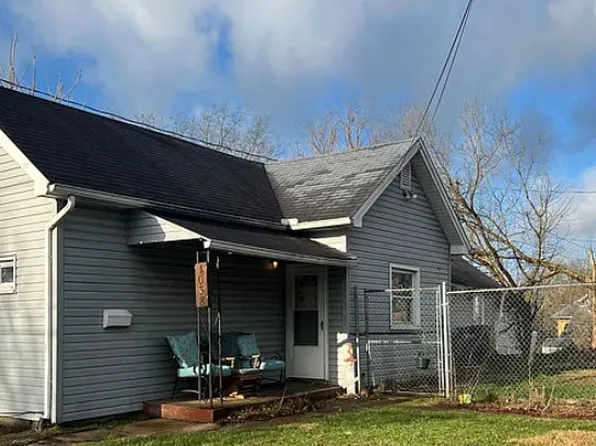1038 Middle St, Springfield, OH 45503