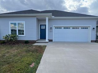 1077 County House Ln, Bowling Green, KY 42101