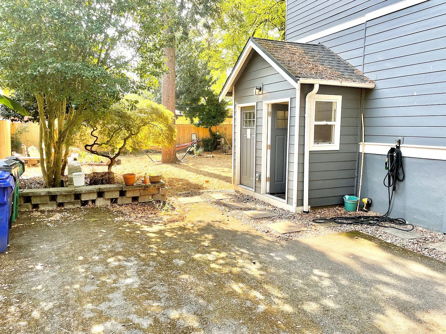 BEECS01 — Photo 4