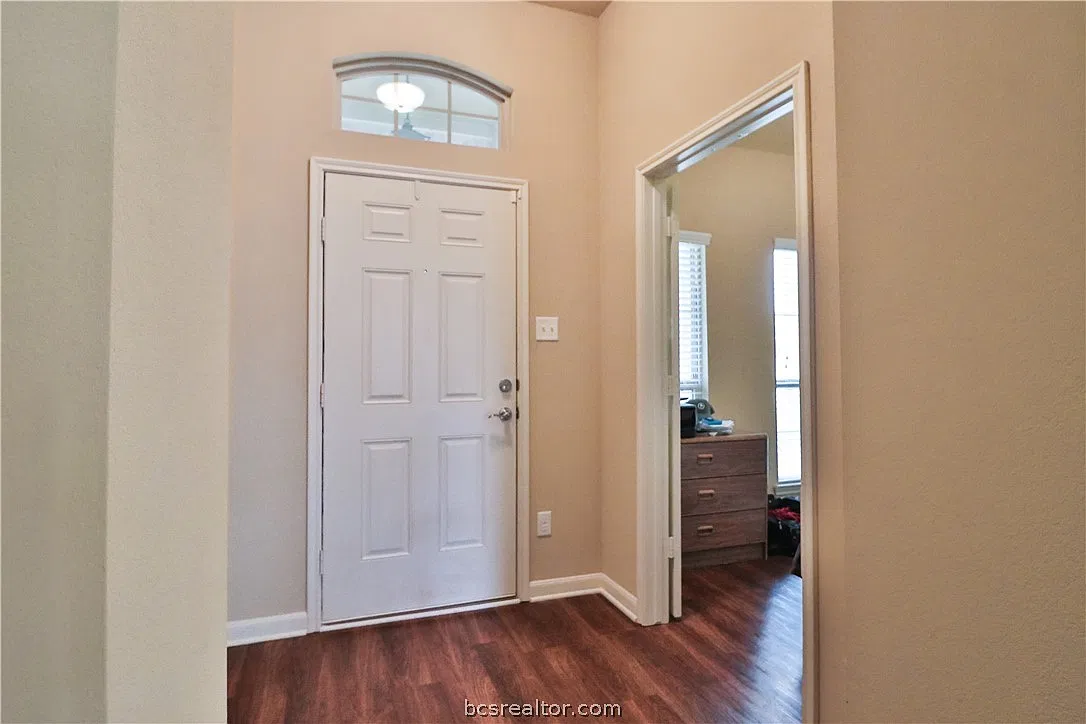 3 bed, 1332 sqft, $2,150 — Photo 2