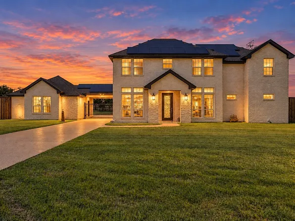 5400 Posada Dr, Crowley, TX 76036