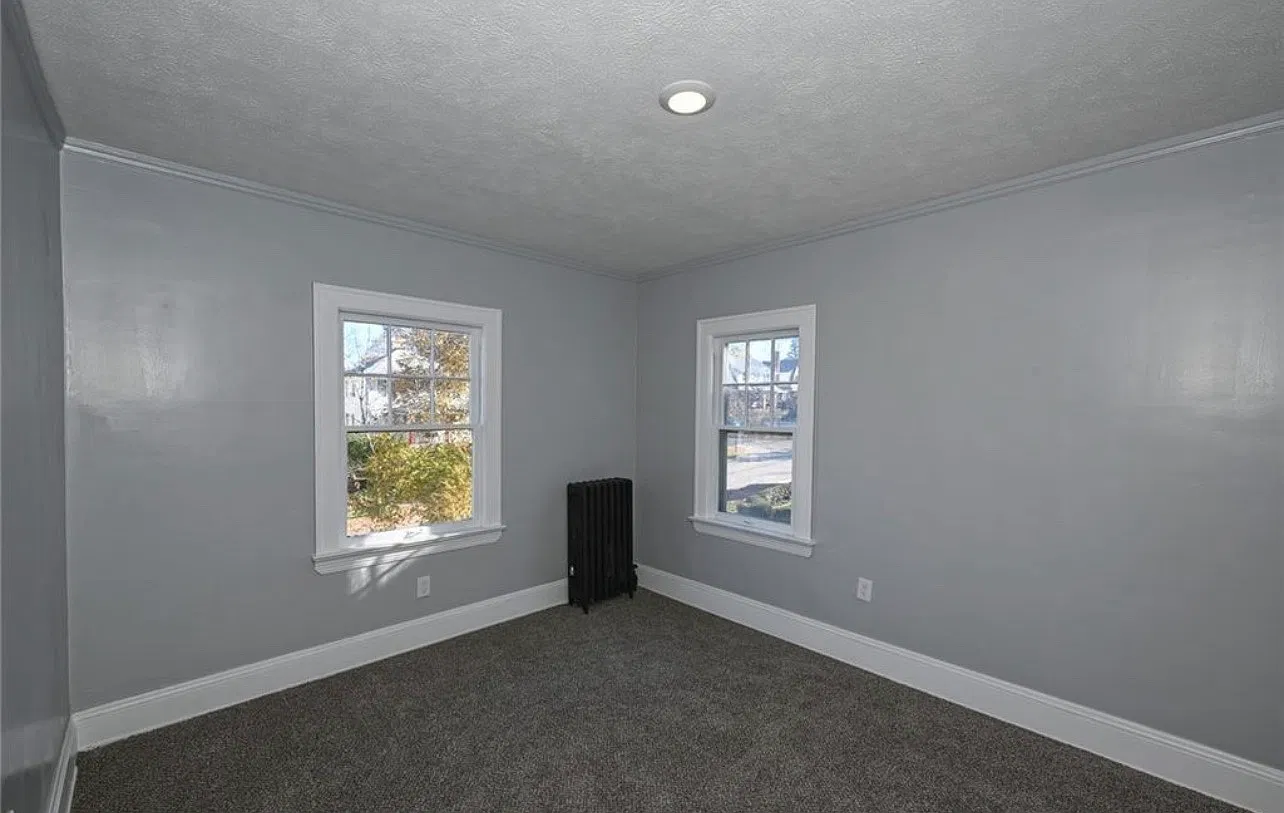 7 bed, 2073 sqft, $2,950 — Photo 2