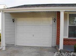 12042 Charleston Dr, Maryland Heights, MO 63043