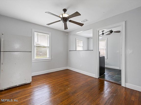 5th image of 745 KURZAHL Street
