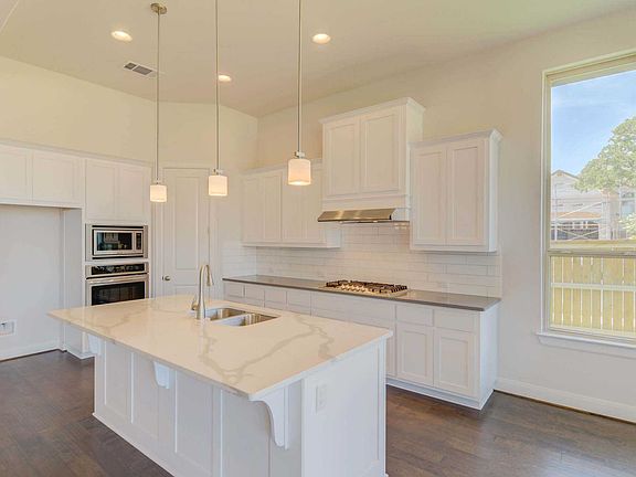 2nd image of 701 Santa Catalina Way