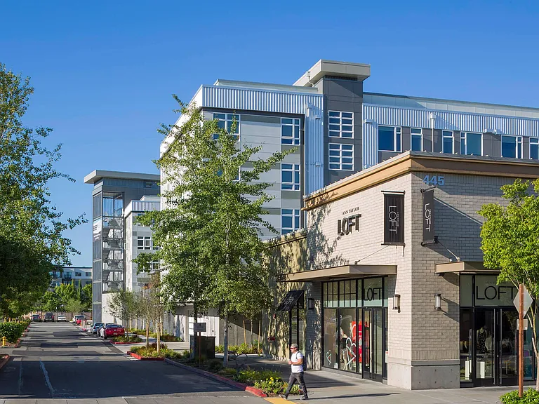 Dwell At Kent Station Apartments — Photo 10