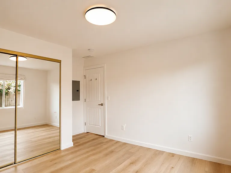 6055 Bonner Ave — Photo 8