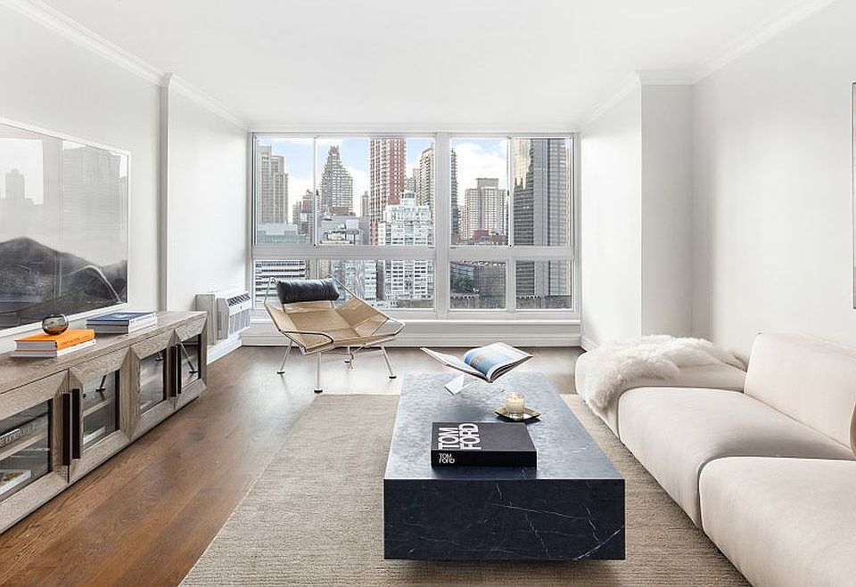 1st image of 625 Main St APT 1831